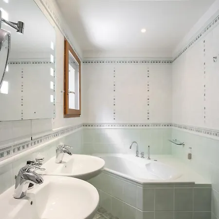 Lägenhet La Coraillere Waterfront With Private Pool And Sea Access *