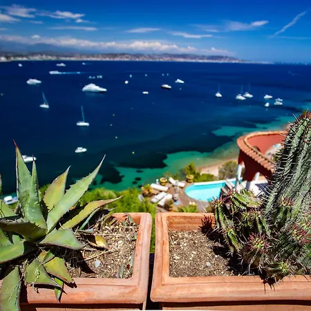 La Coraillere Waterfront With Private Pool And Sea Access