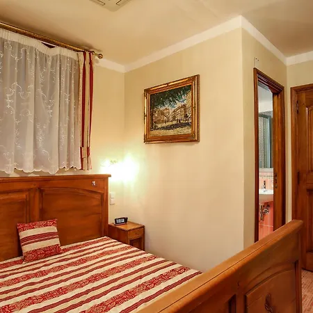La Coraillere Waterfront With Private Pool And Sea Access
