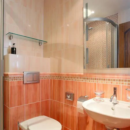 Апартаменты La Coraillere Waterfront With Private Pool And Sea Access