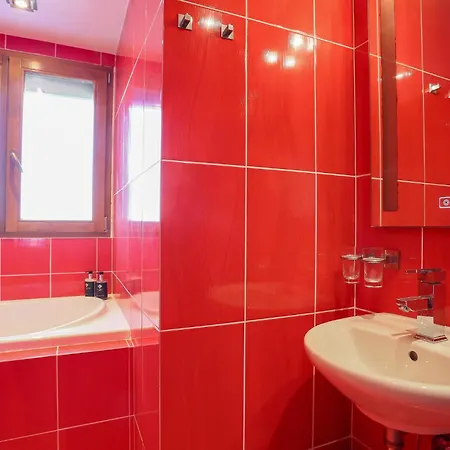 Апартаменты La Coraillere Waterfront With Private Pool And Sea Access *