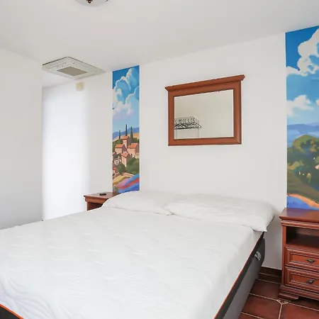 La Coraillere Waterfront With Private Pool And Sea Access Апартаменты