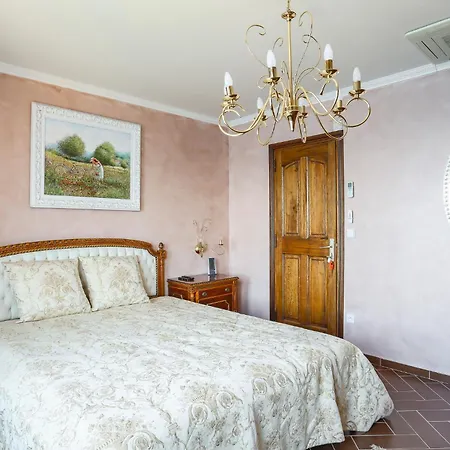 La Coraillere Waterfront With Private Pool And Sea Access Апартаменты *