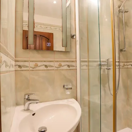 Апартаменты La Coraillere Waterfront With Private Pool And Sea Access *