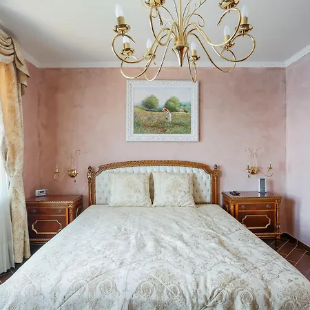 Апартаменты La Coraillere Waterfront With Private Pool And Sea Access *