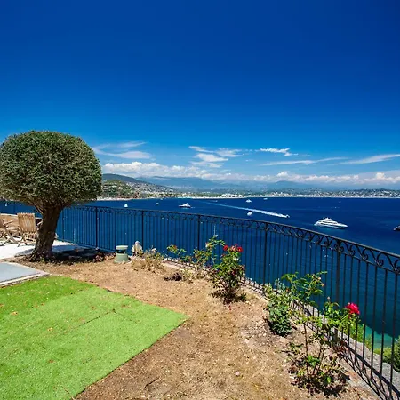 Апартаменты La Coraillere Waterfront With Private Pool And Sea Access Теуль-сюр-Мер