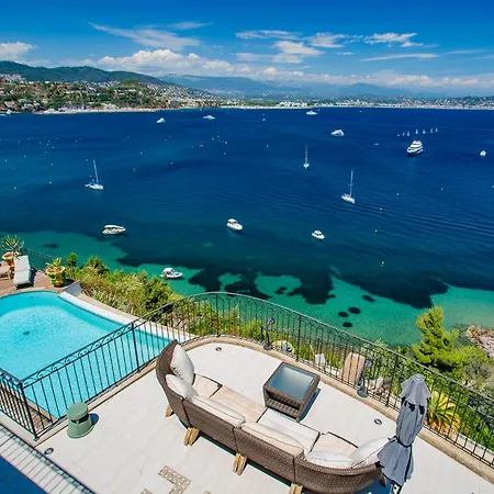 La Coraillere Waterfront With Private Pool And Sea Access Апартаменты *