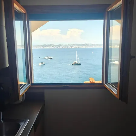 La Coraillere Waterfront With Private Pool And Sea Access Апартаменты *